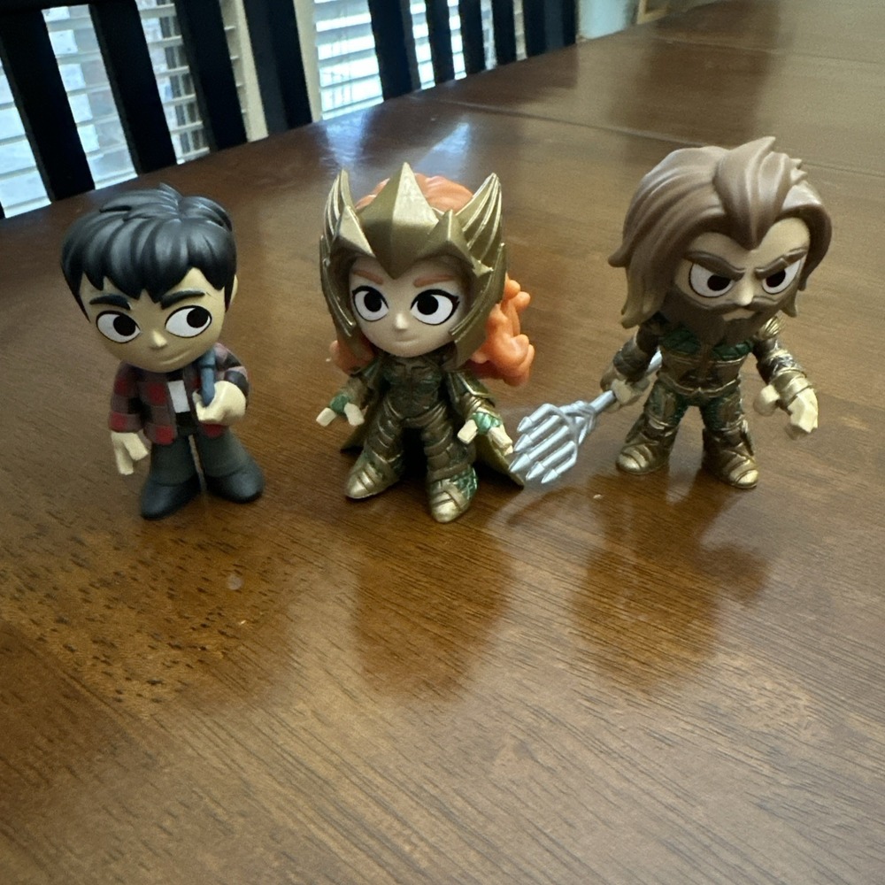 Lot‎ of 3 Funko Mystery Minis Justice League Vinyl Figures